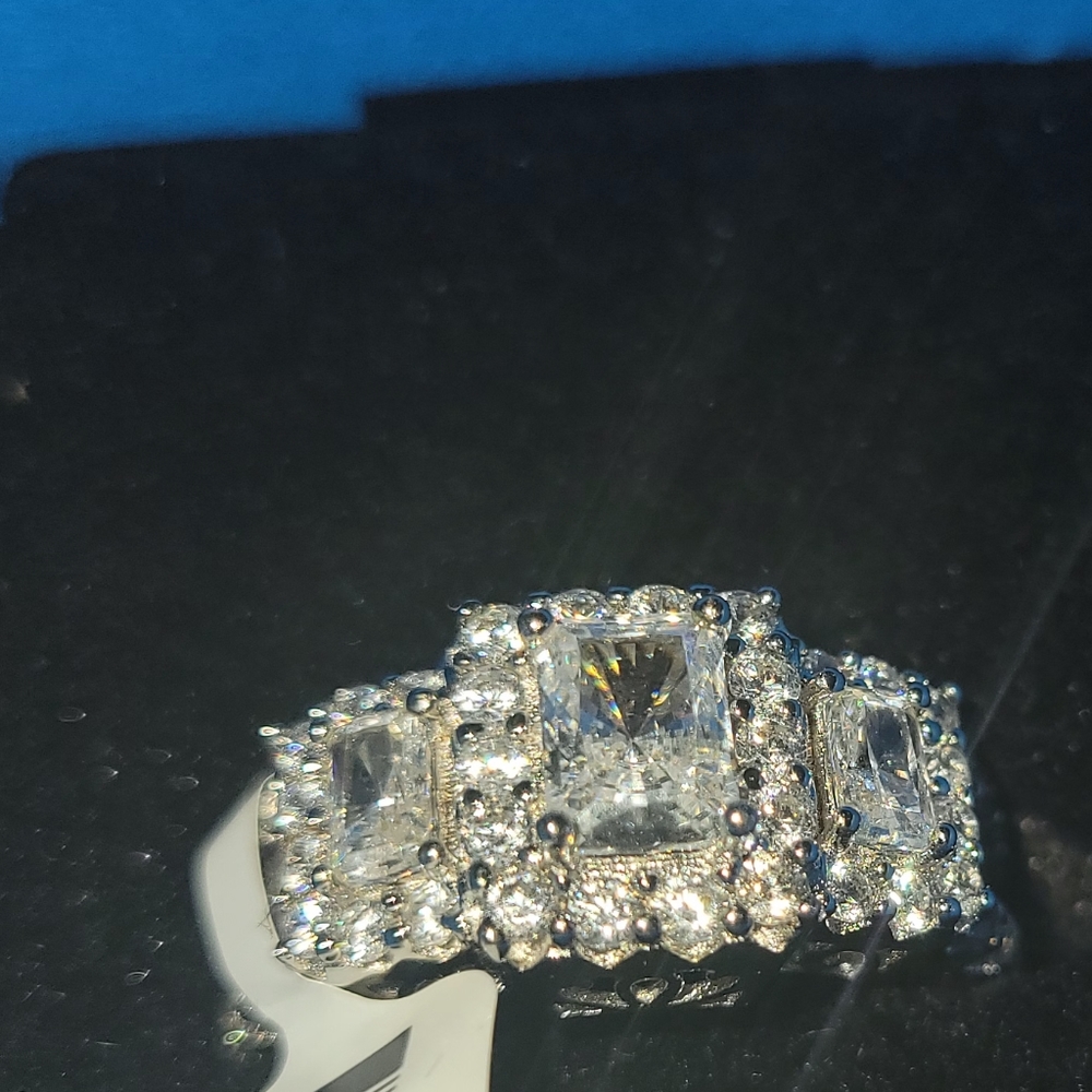 Ring - Picture 1 of 3